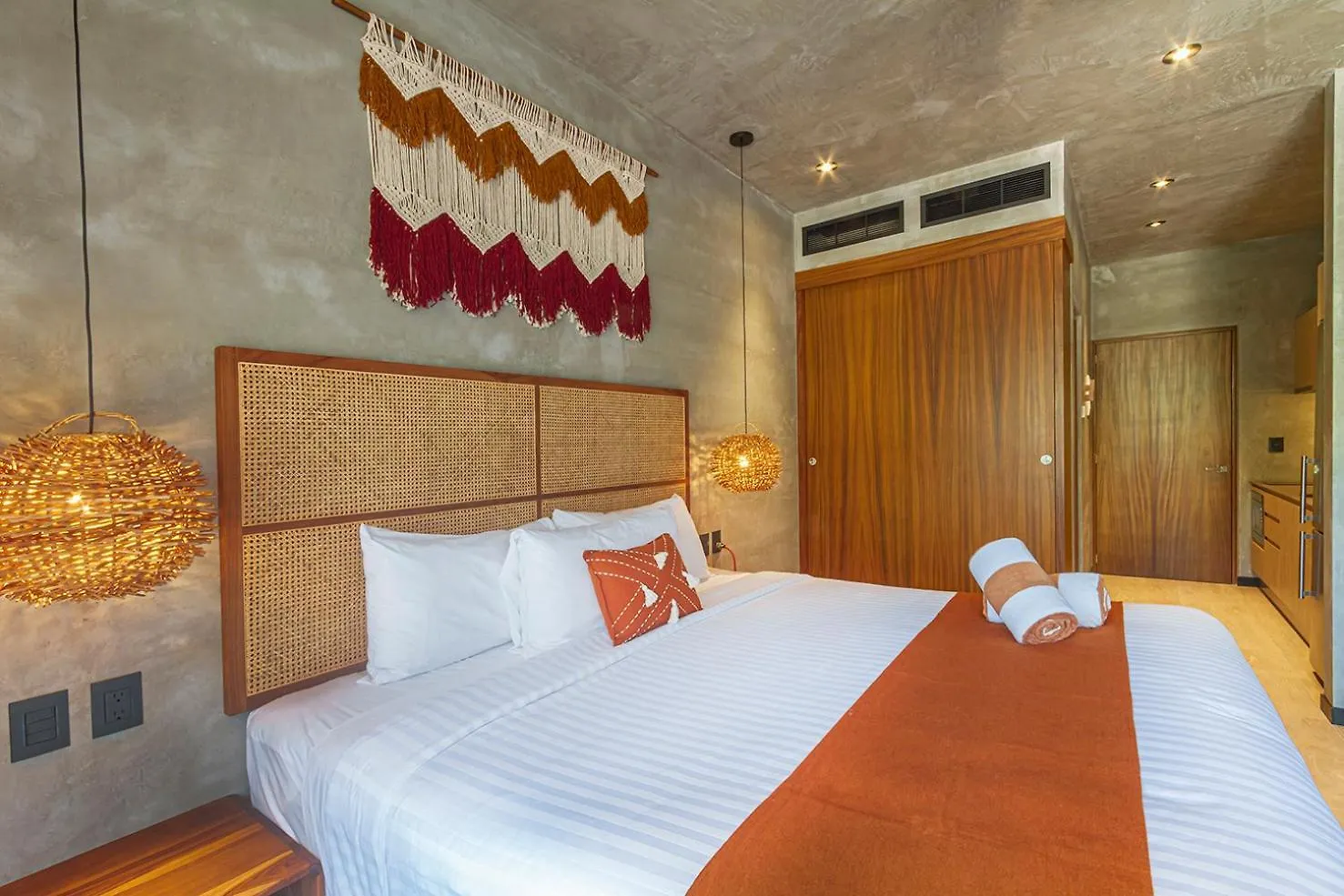 Sunny, Spacious & Amazing Amenities Tulum Apartament